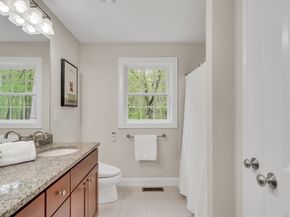 12 Cowdry Hill Rd, Westford MA 01886