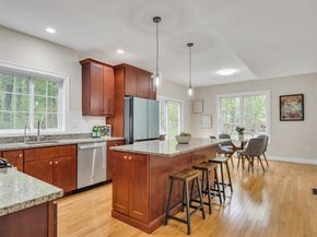 12 Cowdry Hill Rd, Westford MA 01886
