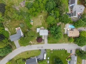 11 Foxhill Rd, Framingham MA 01701