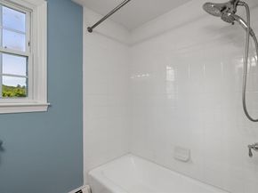 11 Foxhill Rd, Framingham MA 01701