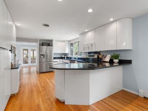11 Foxhill Rd, Framingham MA 01701