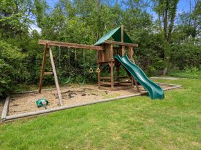 11 Foxhill Rd, Framingham MA 01701