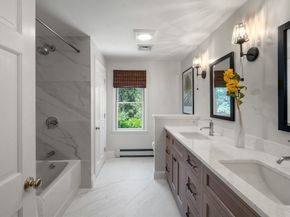 8 Ringbolt Road, Hingham MA 02043