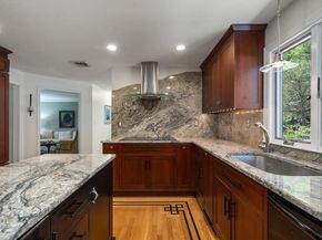 8 Ringbolt Road, Hingham MA 02043