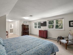 8 Ringbolt Road, Hingham MA 02043