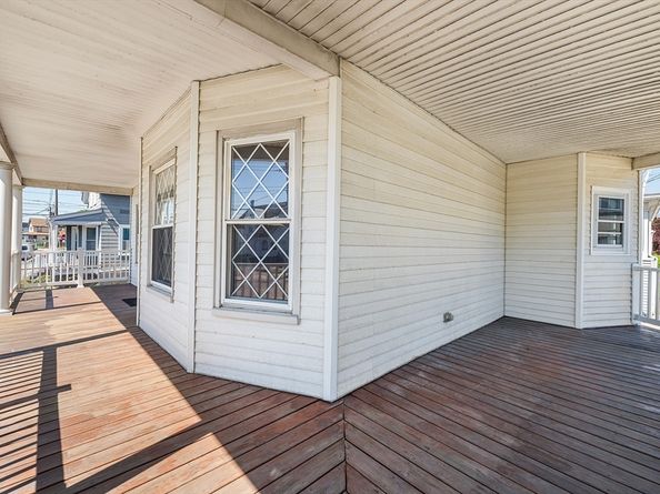 546 Shirley St, Winthrop MA 02152