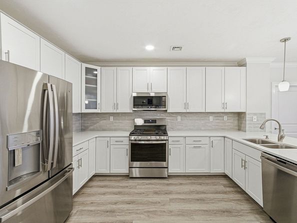 320 Middlesex Ave D208, Medford MA 02155