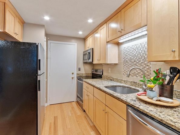 276 Albion Street 12, Wakefield MA 01880