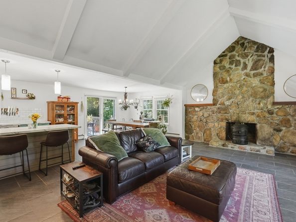 56 King Street, Uxbridge MA 01569