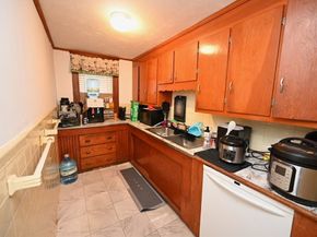 14 Derby St, Worcester MA 01604