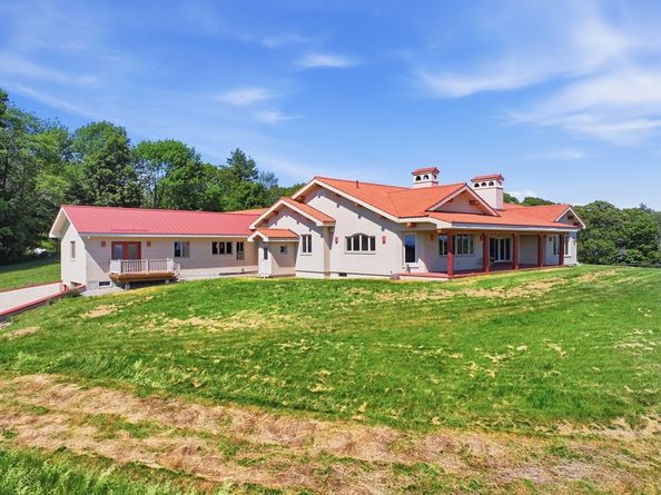 5 Osgood Rd, Charlton MA 01507