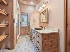 5 Osgood Rd, Charlton MA 01507