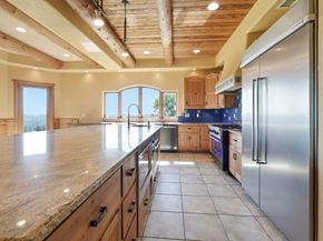 5 Osgood Rd, Charlton MA 01507