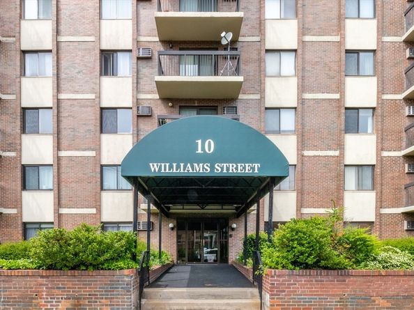 10 William St 37, Watertown MA 02472