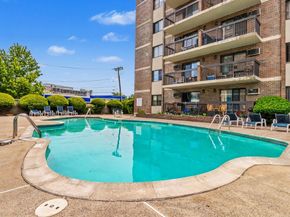10 William St 37, Watertown MA 02472