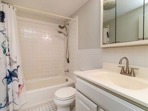 10 William St 37, Watertown MA 02472