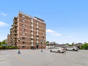 10 William St 37, Watertown MA 02472
