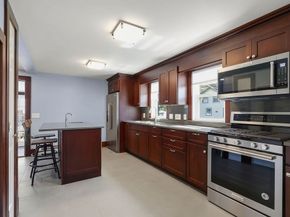 47 Nanumett St, Wareham MA 02532