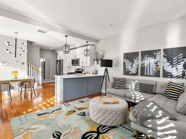 272R Lamartine 3, Boston MA 02130