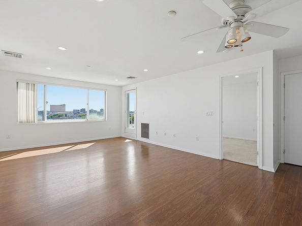 30 Chelsea St 814, Everett MA 02149