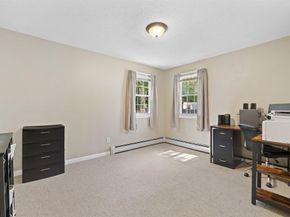 33 Lakeview Ave, Dudley MA 01571