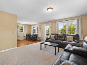 33 Lakeview Ave, Dudley MA 01571
