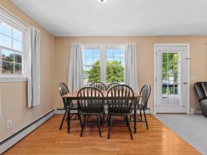 33 Lakeview Ave, Dudley MA 01571