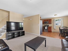 33 Lakeview Ave, Dudley MA 01571