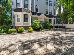 12 Arnold Circle 3, Cambridge MA 02139