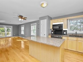 81 Beecher Pl 81, Newton MA 02459