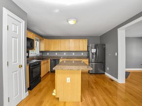 81 Beecher Pl 81, Newton MA 02459