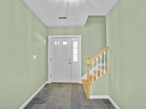 81 Beecher Pl 81, Newton MA 02459