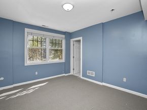 81 Beecher Pl 81, Newton MA 02459