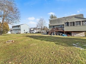 28 Armory Ln, Southbridge MA 01550