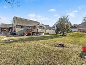 28 Armory Ln, Southbridge MA 01550