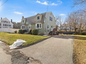 28 Armory Ln, Southbridge MA 01550