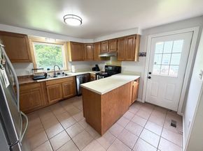 28 Armory Ln, Southbridge MA 01550