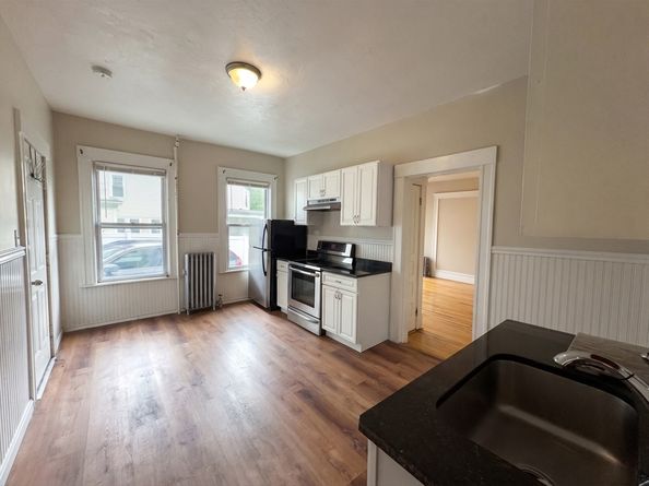 2 Haviland St, Worcester MA 01602