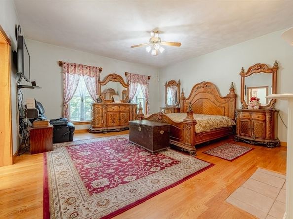 33 Water St, Medford MA 02155