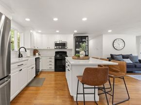 10 Lucille Ave, Westford MA 01886
