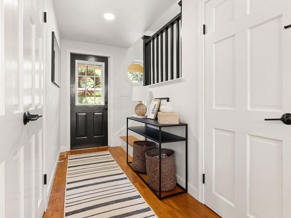 10 Lucille Ave, Westford MA 01886