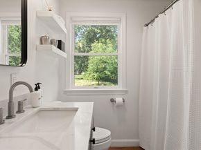 10 Lucille Ave, Westford MA 01886