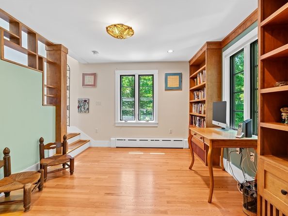42 Temple Road, Wellesley MA 02482