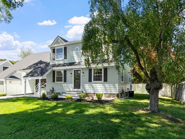 42 Parker Street, North Andover MA 01845