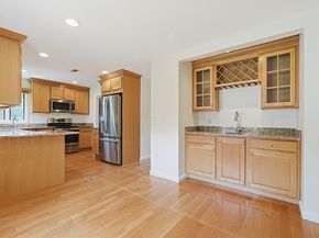 6 Oakwood Ct., Framingham MA 01701