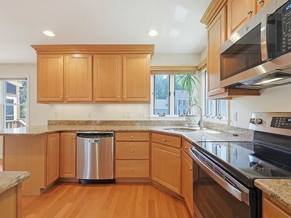 6 Oakwood Ct., Framingham MA 01701