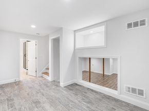 4 June Ln, Newton MA 02458