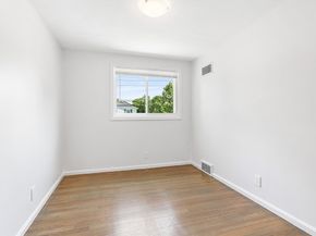 4 June Ln, Newton MA 02458