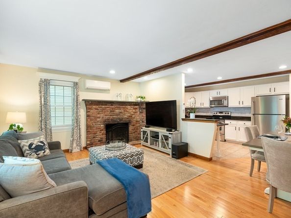 6 Temple Street 3, Newburyport MA 01950