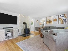 51 Grove St, Reading MA 01867